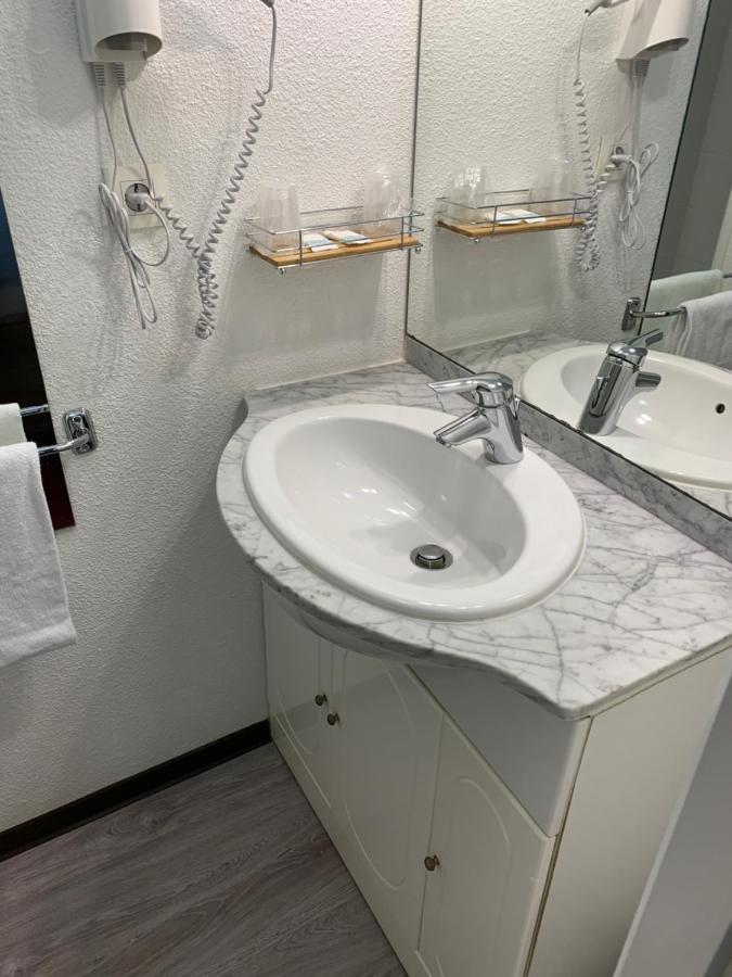 Everhotel De Tarbes-Ibos Exteriér fotografie