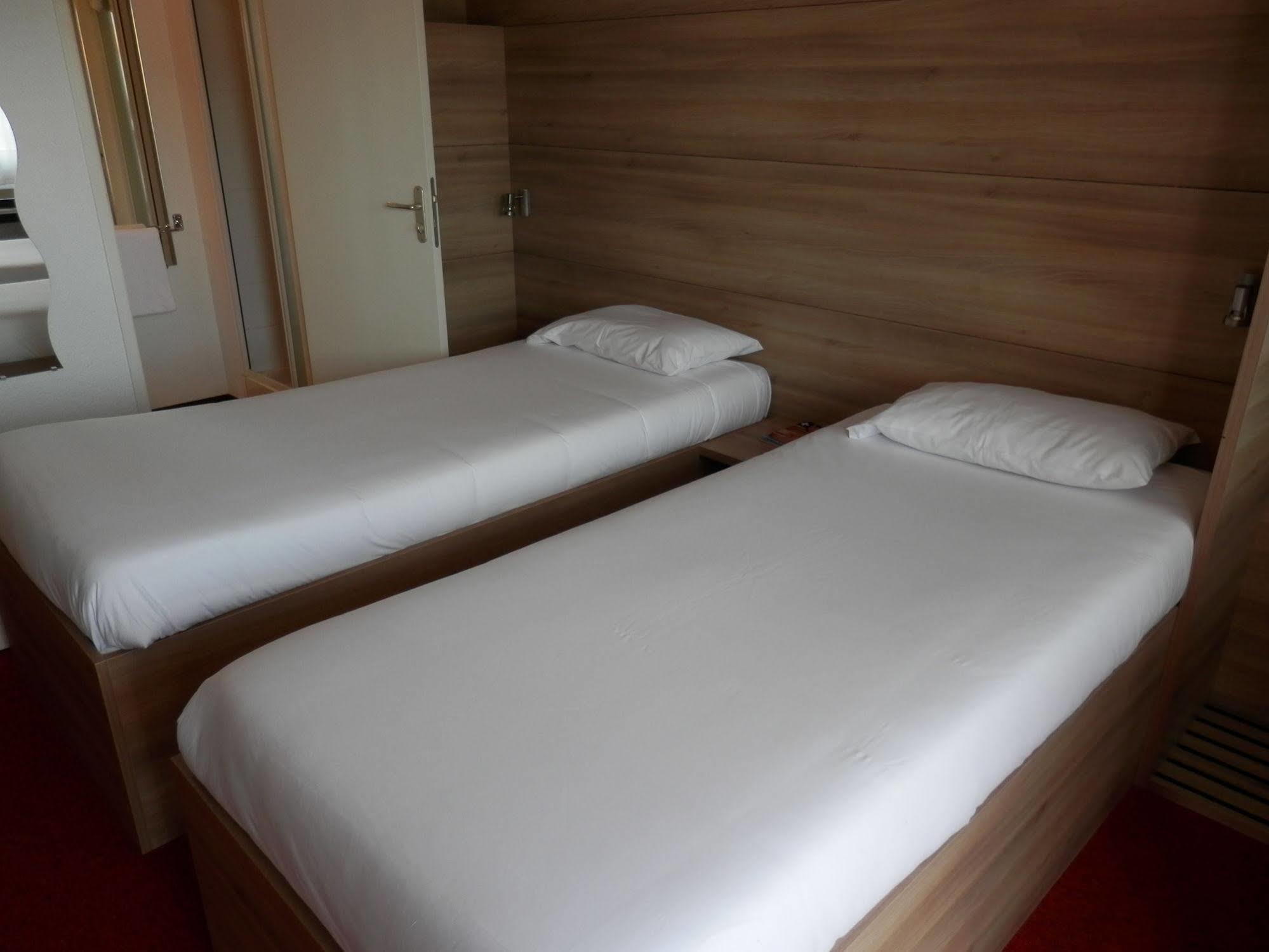 Everhotel De Tarbes-Ibos Exteriér fotografie