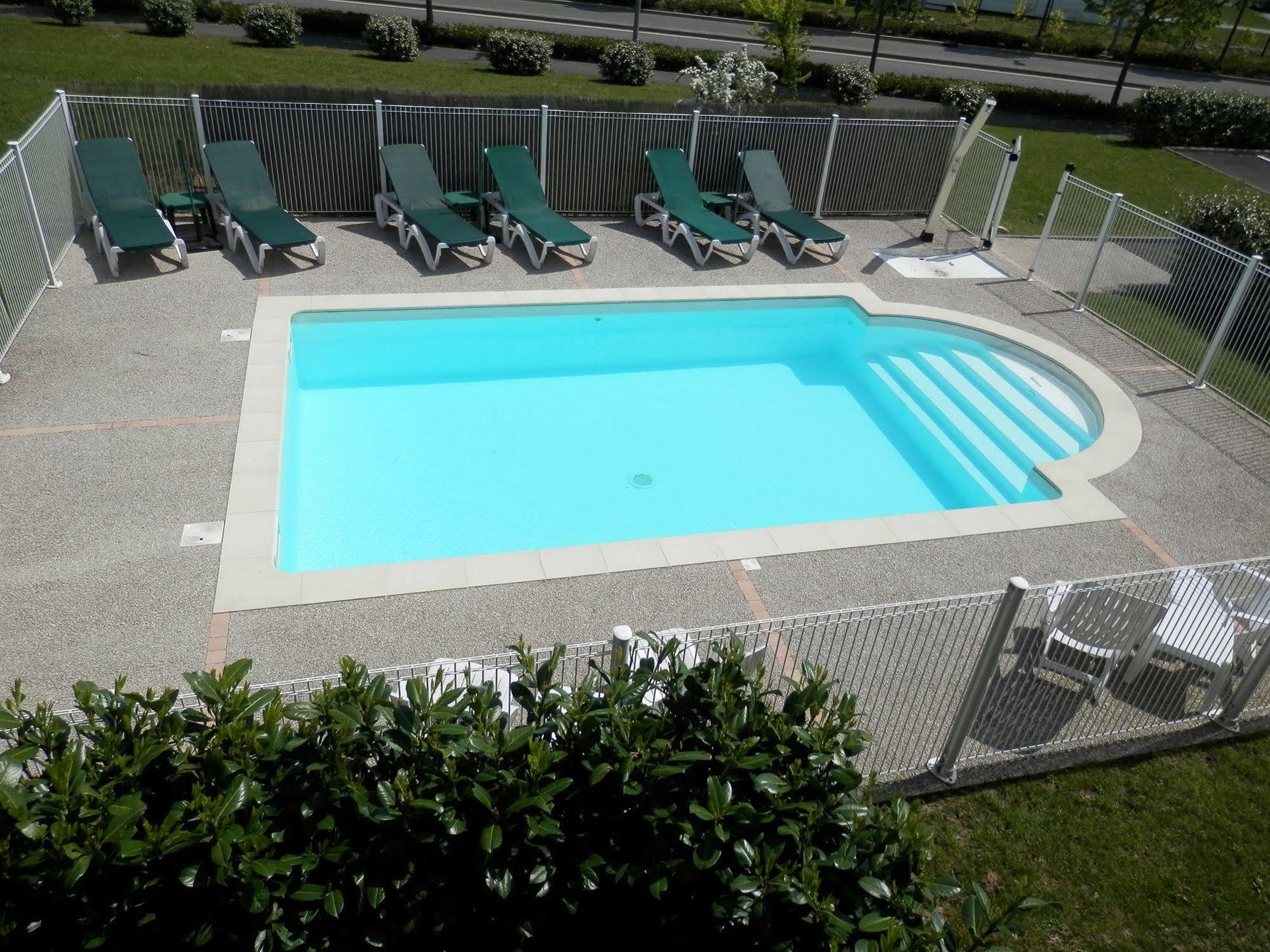 Everhotel De Tarbes-Ibos Exteriér fotografie
